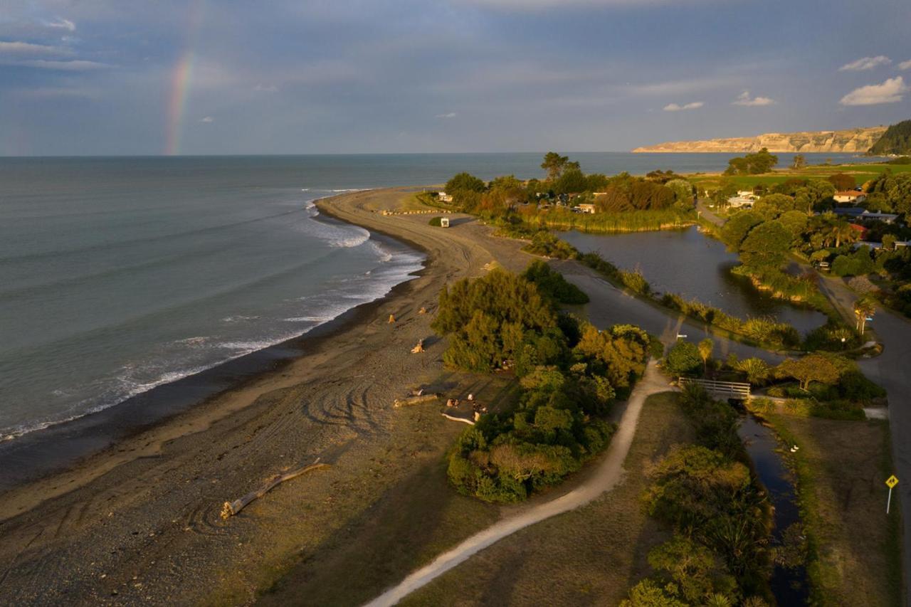 Beach Front Wine Makers Cottage Te Awanga Bagian luar foto